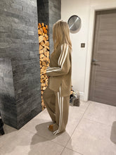 Load image into Gallery viewer, Lila Set Tan
