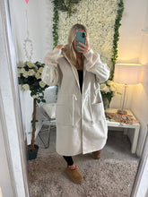 Load image into Gallery viewer, Love Coat Cream
