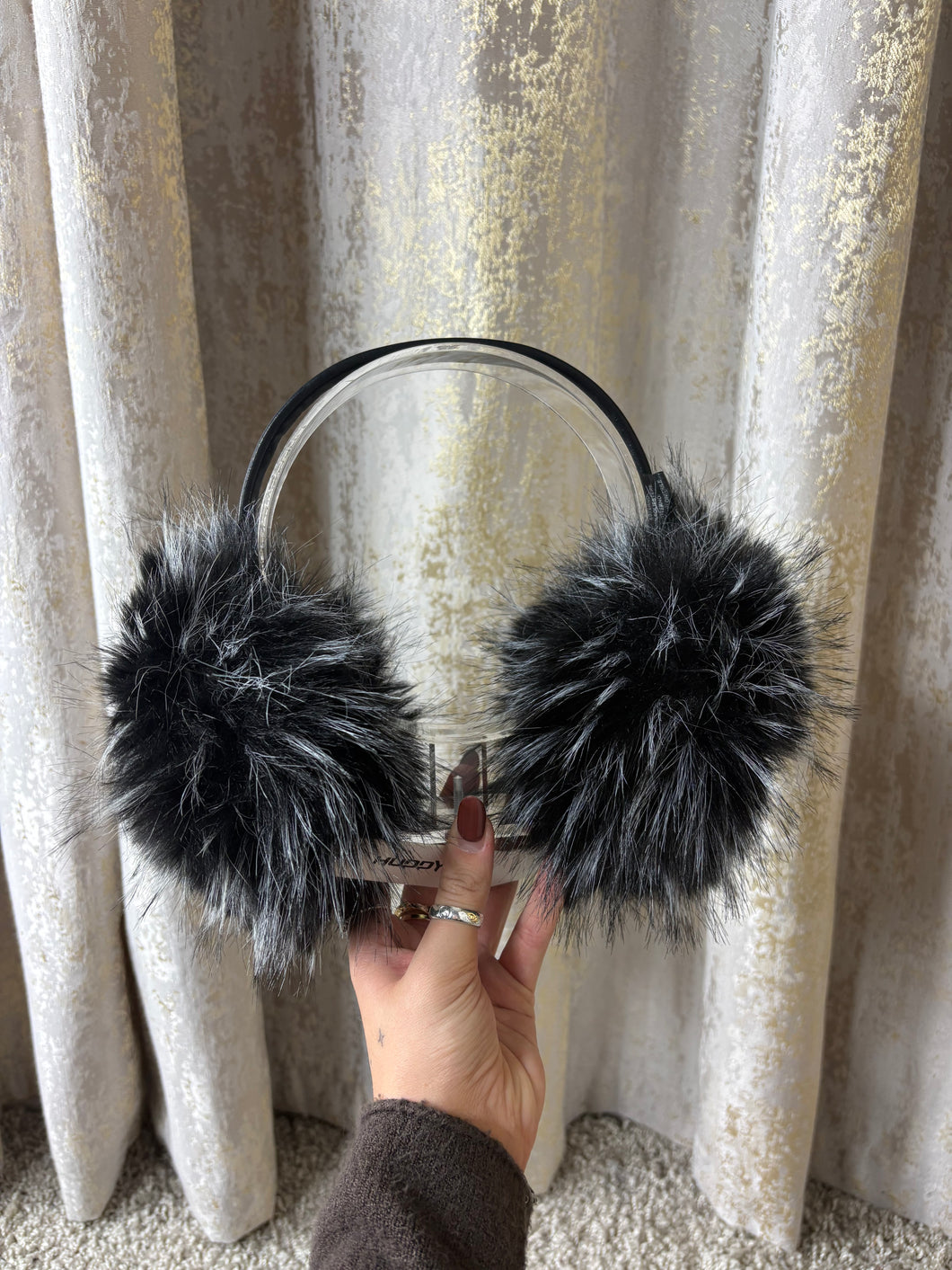 XB Earmuffs Black & White