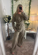 Load image into Gallery viewer, Emma Set Tan
