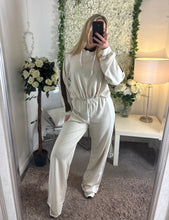 Load image into Gallery viewer, Ivy Stripe Set Cream
