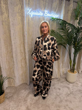 Load image into Gallery viewer, Leah Set Animal Print
