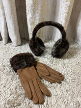 Load image into Gallery viewer, XB Gloves Animal Print
