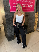 Load image into Gallery viewer, Animal Print Trousers Black
