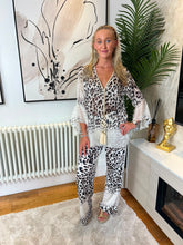 Load image into Gallery viewer, Millie Tassel Set Animal Print
