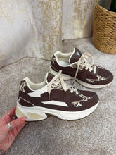 Load image into Gallery viewer, Willow Trainers Brown
