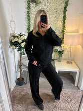 Load image into Gallery viewer, Emma Set Black
