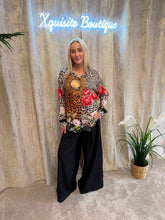 Load image into Gallery viewer, Sienna Blouse Animal Print
