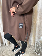 Load image into Gallery viewer, Zoey Sweatshirt Brown
