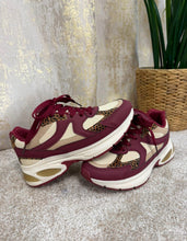 Load image into Gallery viewer, Willow Trainers
