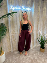 Load image into Gallery viewer, Jessica Joggers Burgundy

