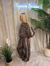 Load image into Gallery viewer, Yasmin Set Animal Print

