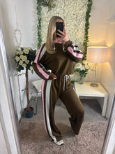 Load image into Gallery viewer, Ivy Stripe Set Brown
