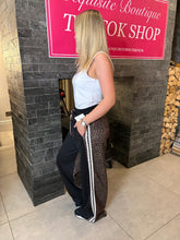 Load image into Gallery viewer, Animal Print Trousers Black
