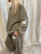 Load image into Gallery viewer, Eva Sports Set Taupe
