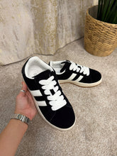 Load image into Gallery viewer, Olivia Trainers
