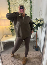 Load image into Gallery viewer, New York 1/4 Zip Brown
