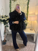 Load image into Gallery viewer, Peacock Gilet Black
