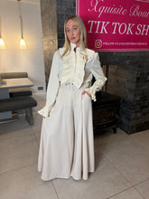 Load image into Gallery viewer, Bonnie Blouse Cream
