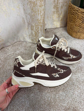 Load image into Gallery viewer, Willow Trainers
