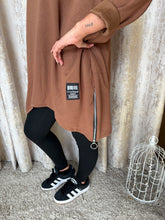 Load image into Gallery viewer, Zoey Sweatshirt Tan

