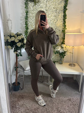 Load image into Gallery viewer, Santa Monica 1/4 Zip Jumper Brown
