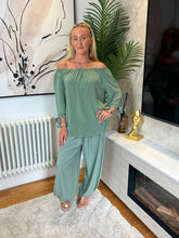 Load image into Gallery viewer, Phoebe Set Khaki
