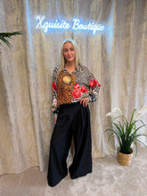 Load image into Gallery viewer, Sienna Blouse Animal Print
