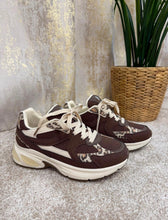 Load image into Gallery viewer, Willow Trainers
