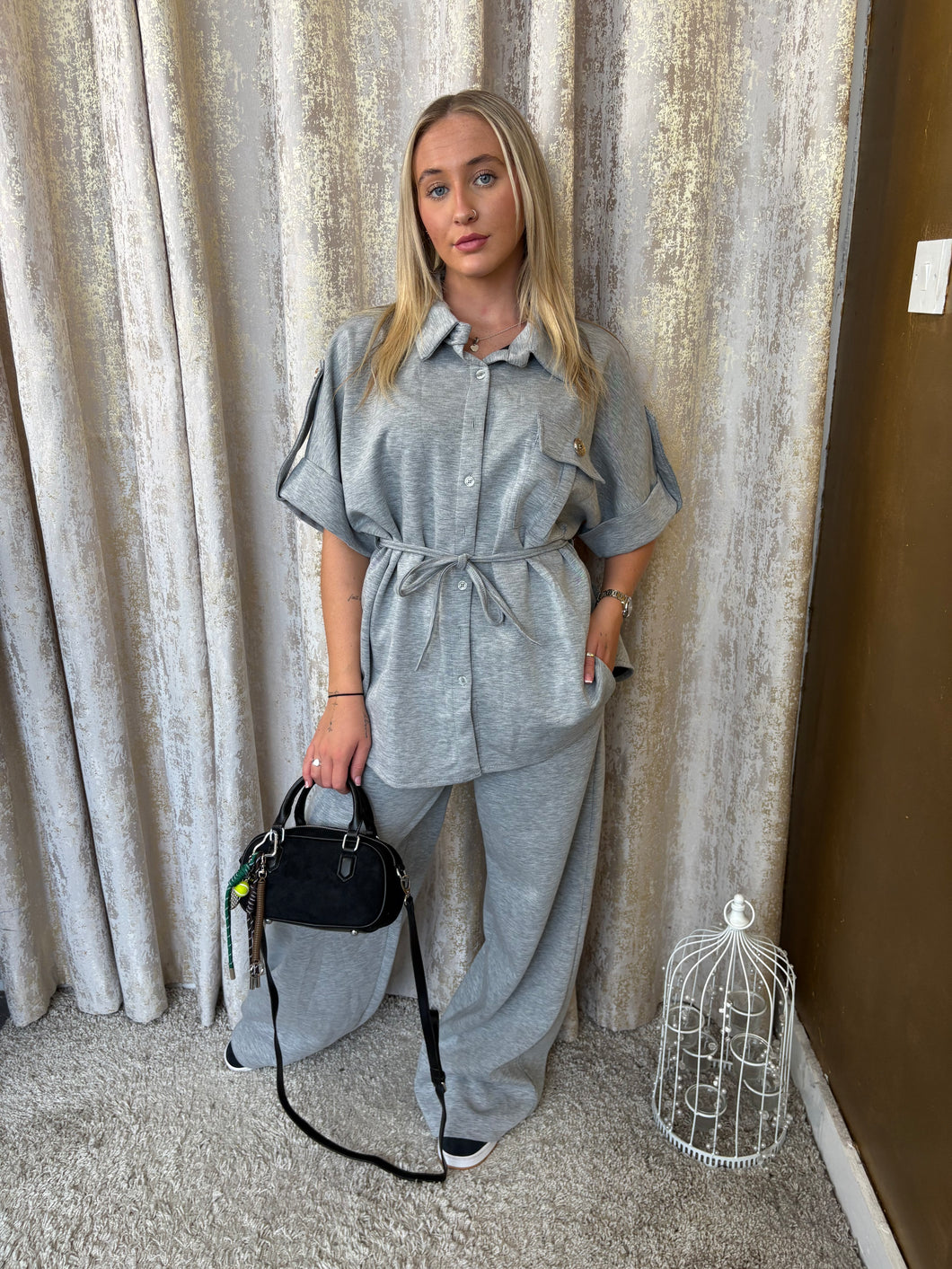 Amber Set Grey