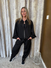 Load image into Gallery viewer, Poppy Zip Set Black
