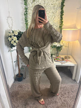 Load image into Gallery viewer, Emma Set Tan
