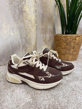 Load image into Gallery viewer, Willow Trainers Brown
