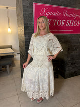 Load image into Gallery viewer, Harper Set Cream
