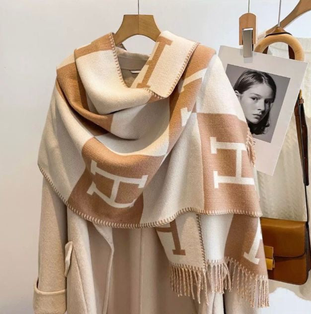 XB Scarf Beige