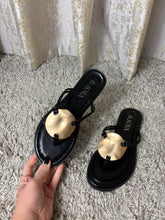 Load image into Gallery viewer, Lucy Sandals Black
