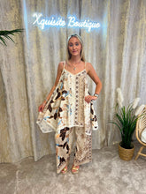 Load image into Gallery viewer, Grace Set Beige
