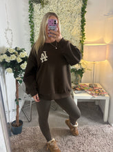 Load image into Gallery viewer, LA Sweatshirt Brown
