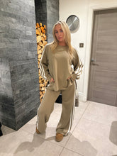 Load image into Gallery viewer, Lila Set Tan
