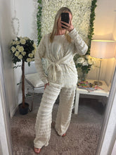 Load image into Gallery viewer, Emma Set Cream
