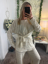 Load image into Gallery viewer, Emma Set Cream
