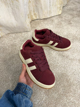 Load image into Gallery viewer, Olivia Trainers
