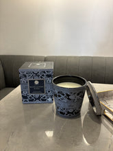 Load image into Gallery viewer, Heritage candle black leather &amp; oud
