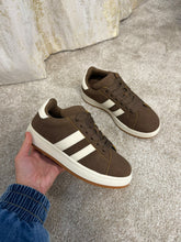 Load image into Gallery viewer, Olivia Trainers
