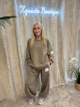 Load image into Gallery viewer, Eva Sports Set Taupe
