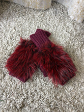 Load image into Gallery viewer, XB Gloves Burgundy
