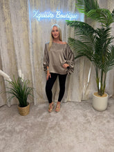 Load image into Gallery viewer, Lacey Top

