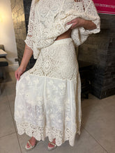 Load image into Gallery viewer, Harper Set Cream
