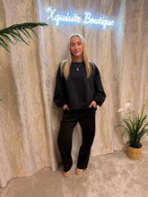 Load image into Gallery viewer, Darcy Studded Set Black
