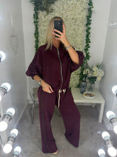 Load image into Gallery viewer, Yasmin Sports Set Burgundy
